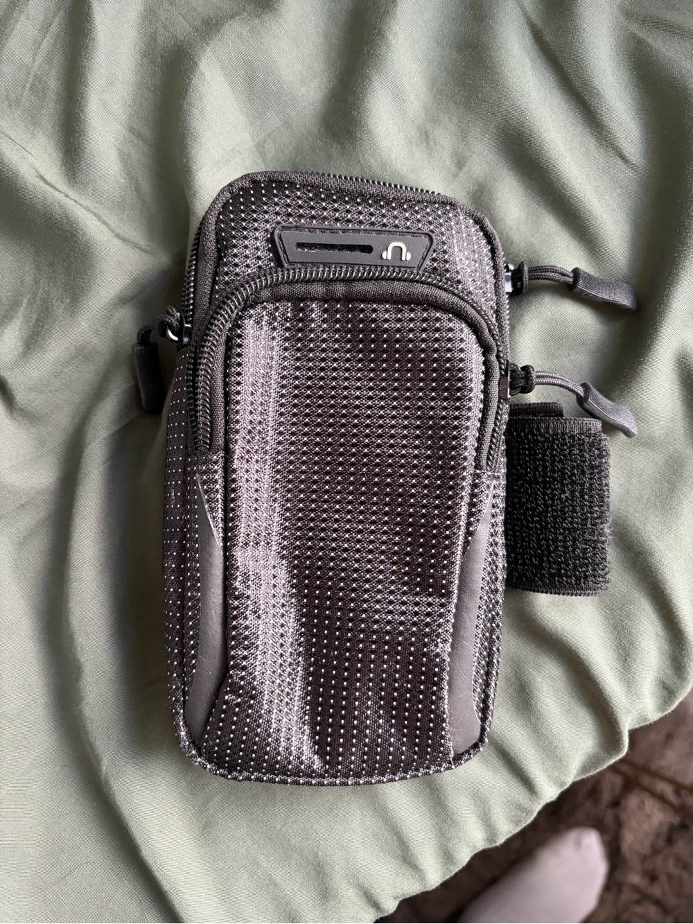 Black Compact Sports Armband Pouch